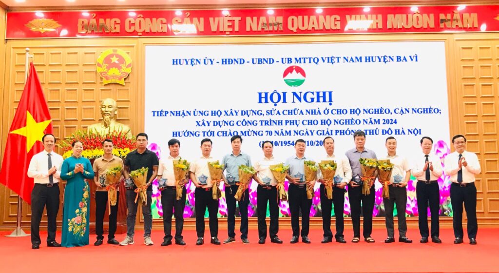 COBOVA ủng hộ 50 triệu đồng hỗ trợ hộ nghèo xây sửa nhà tại huyện Ba Vì